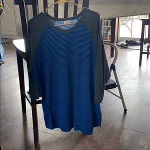 3/4 sleeve LuLaRoe shirt